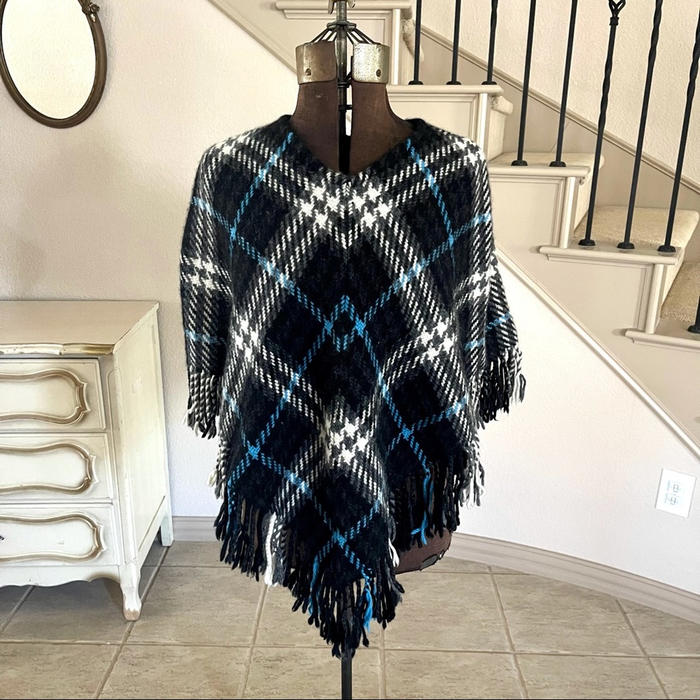 Burberry Black and Blue Plaid Poncho Cashmere and Wool Fringe Winter Designer